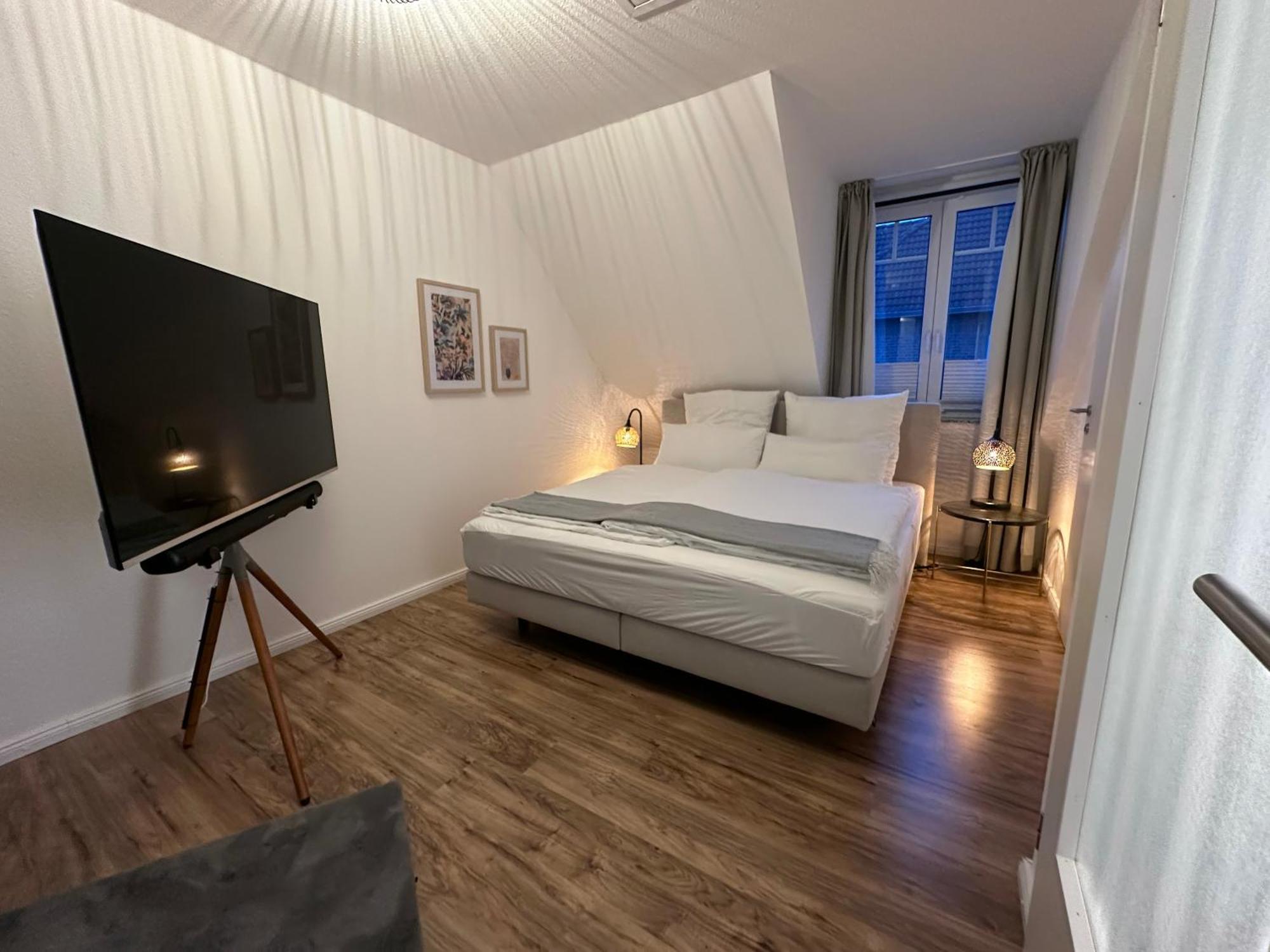 Luxx Downtown - Design-Apartment Zentral Im Ort Bad Zwischenahn Exterior photo
